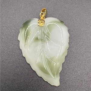 Vintage leaf-shape Jade pendant